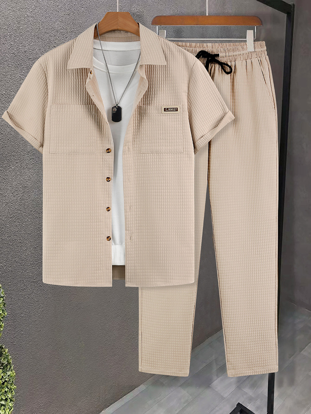 休闲短袖衬衫和裤子